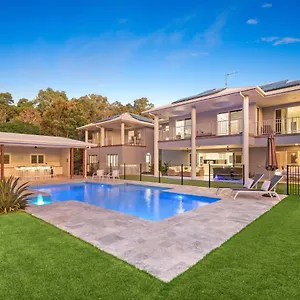 Absolute Beachfront Luxury Entertainer - Dundowran Beach Holiday home Hervey Bay